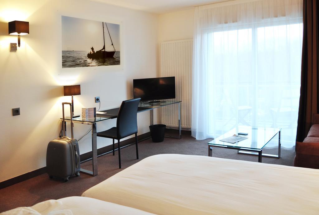 Golden Tulip Pornic Suites- Appart Hotel Экстерьер фото