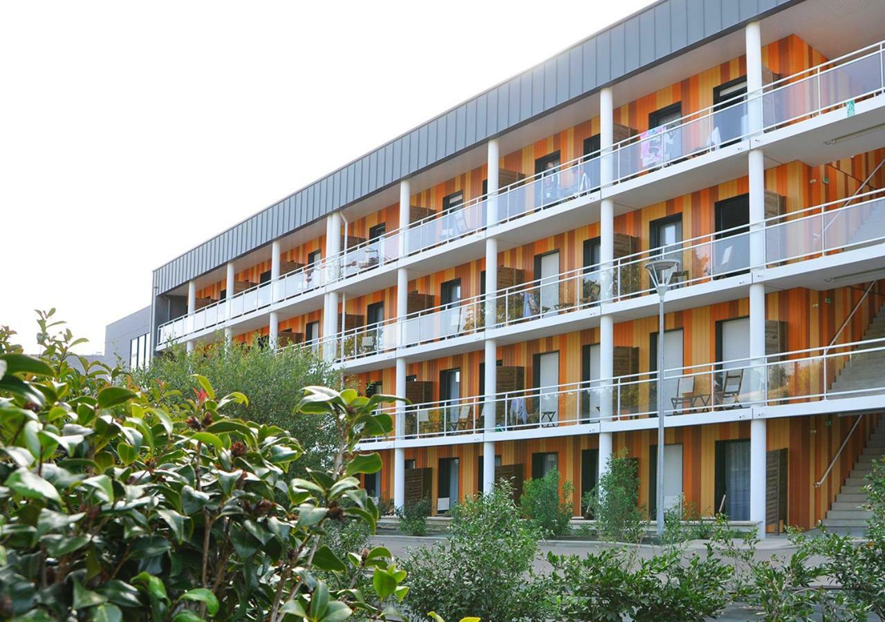 Golden Tulip Pornic Suites- Appart Hotel Экстерьер фото